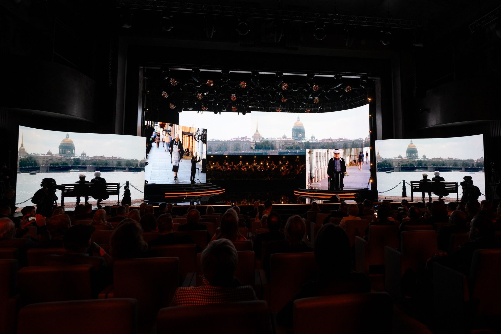 Церемония кинопремии «Бриллиантовая бабочка» — фото 233