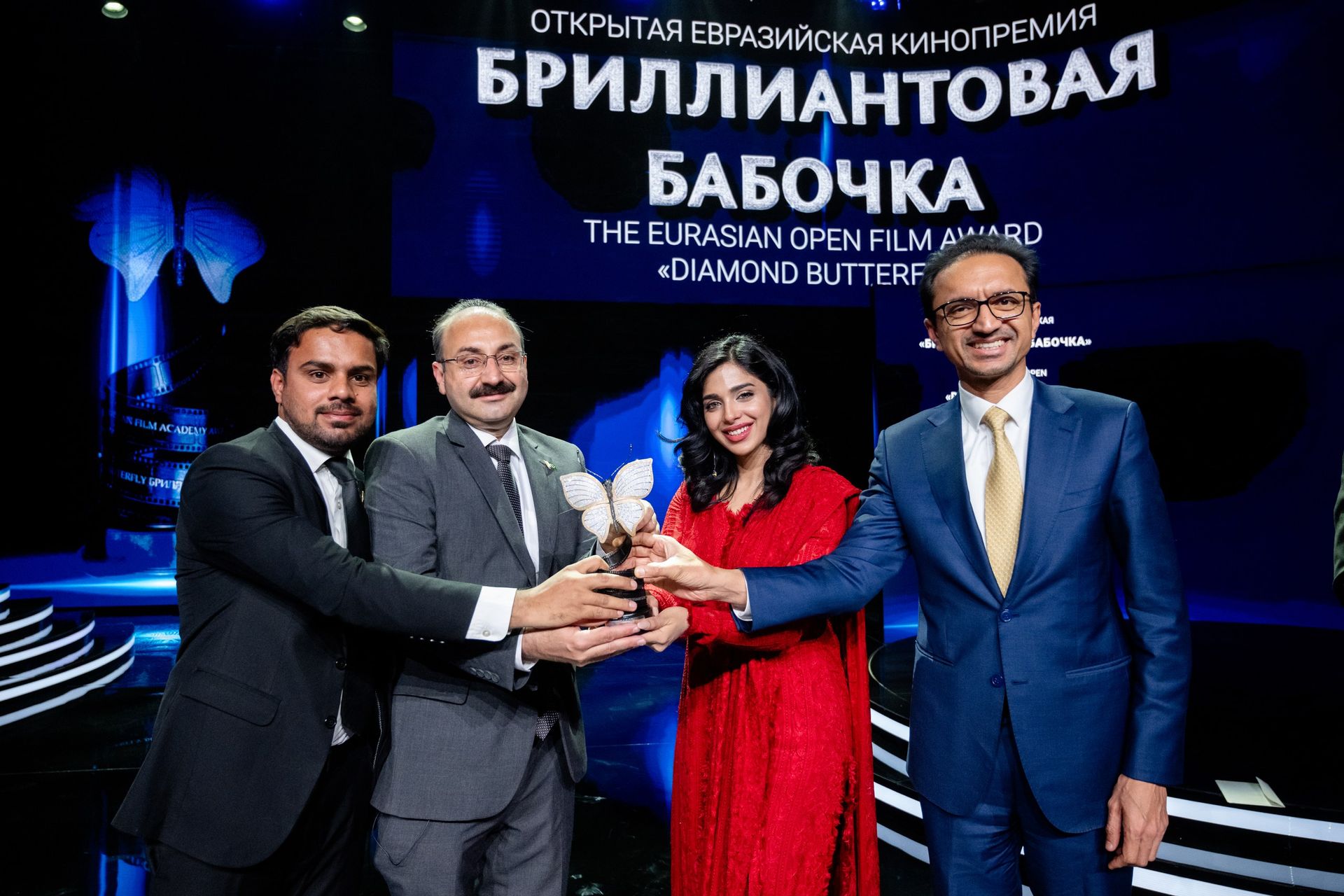 Церемония кинопремии «Бриллиантовая бабочка» — фото 381