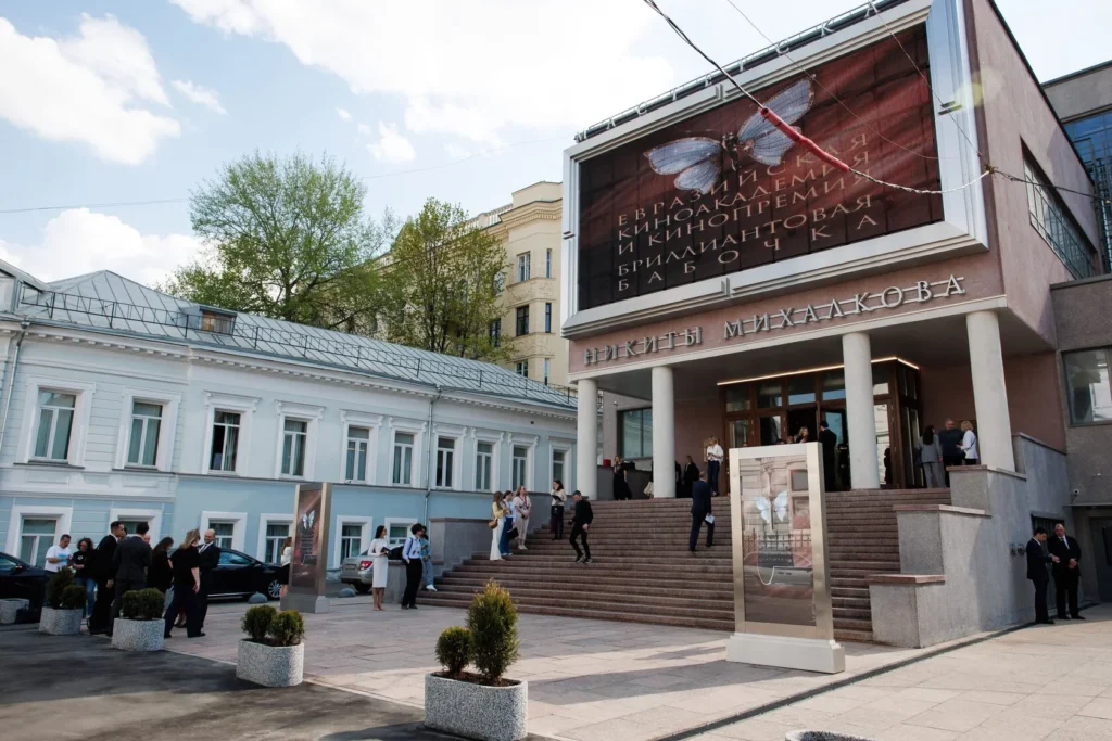 Церемония кинопремии «Бриллиантовая бабочка» — фото 61